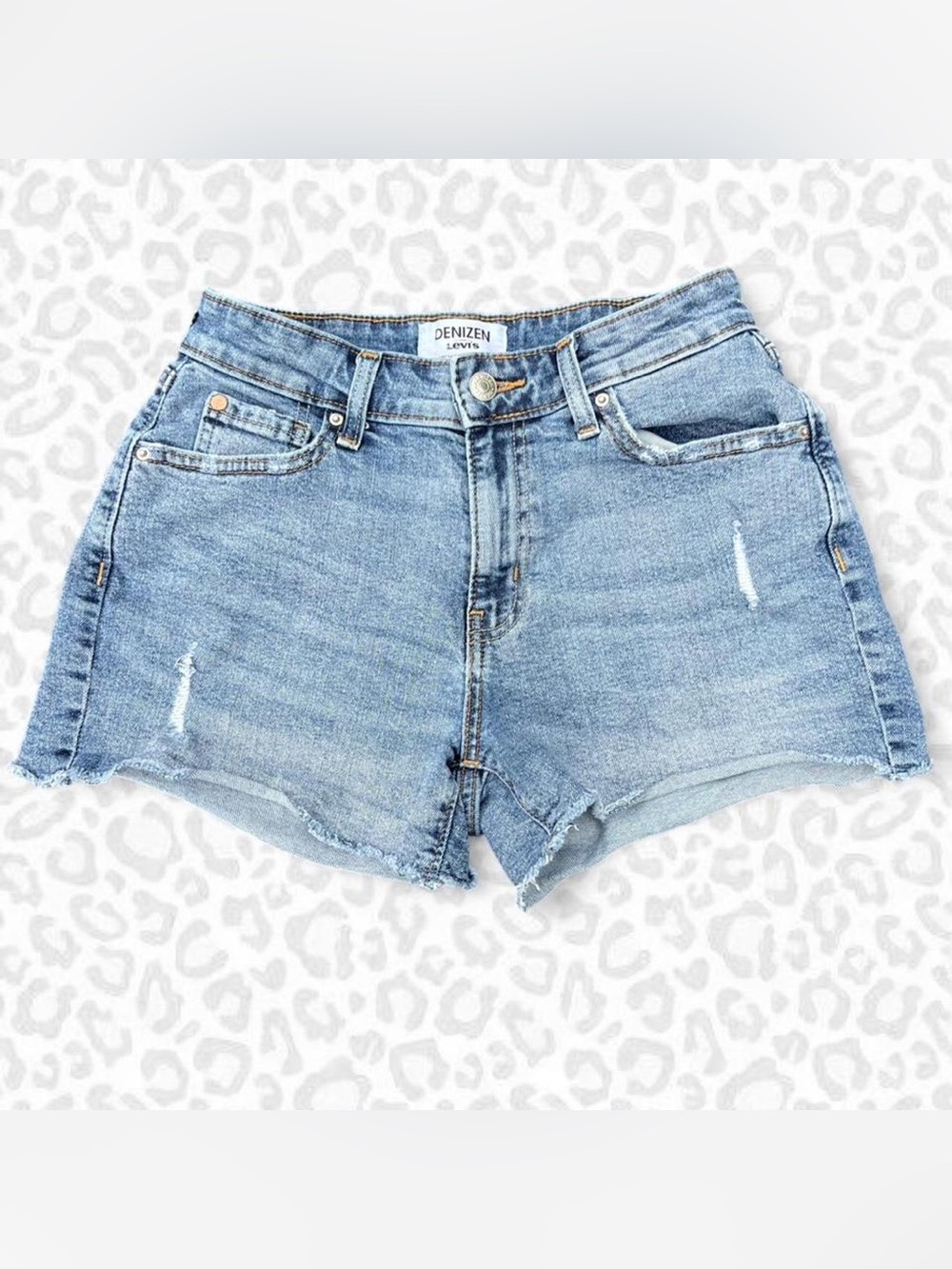 Denizen from Levi’s High Rise Denim Shorts W26 Light Wash